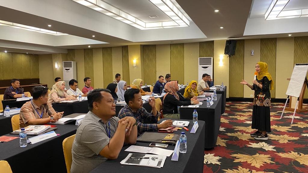 Pusat Diklat Nasional Adakan Pelatihan dan Ujian PBJ Level I di Dua Kota